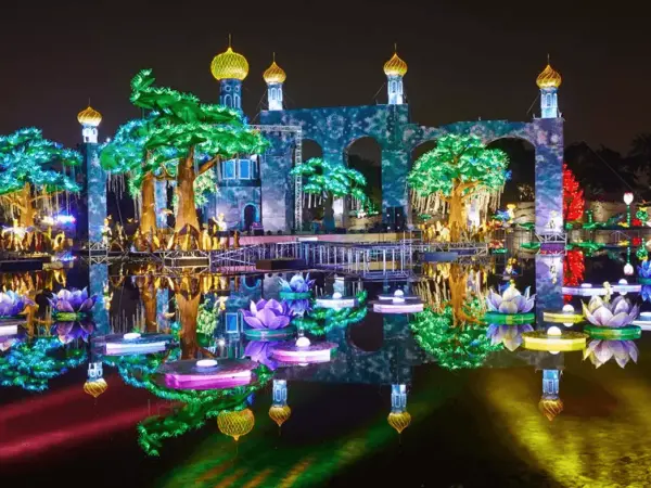 Dubai Garden Glow