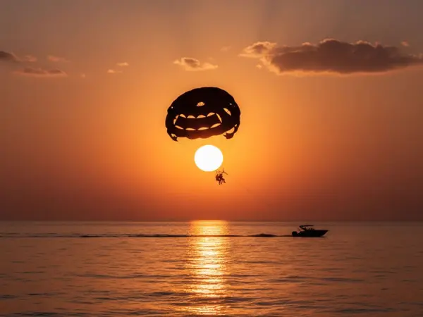 Parasailing In Dubai