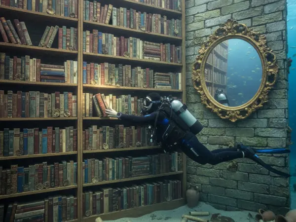 Deep Dive Dubai