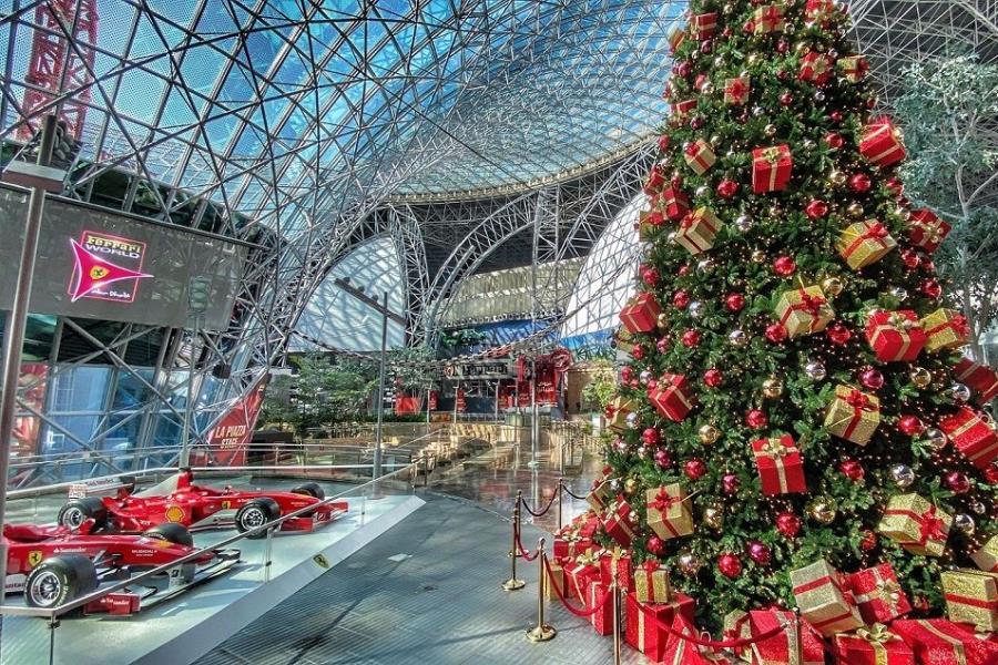 Winterfest Ferrari World
