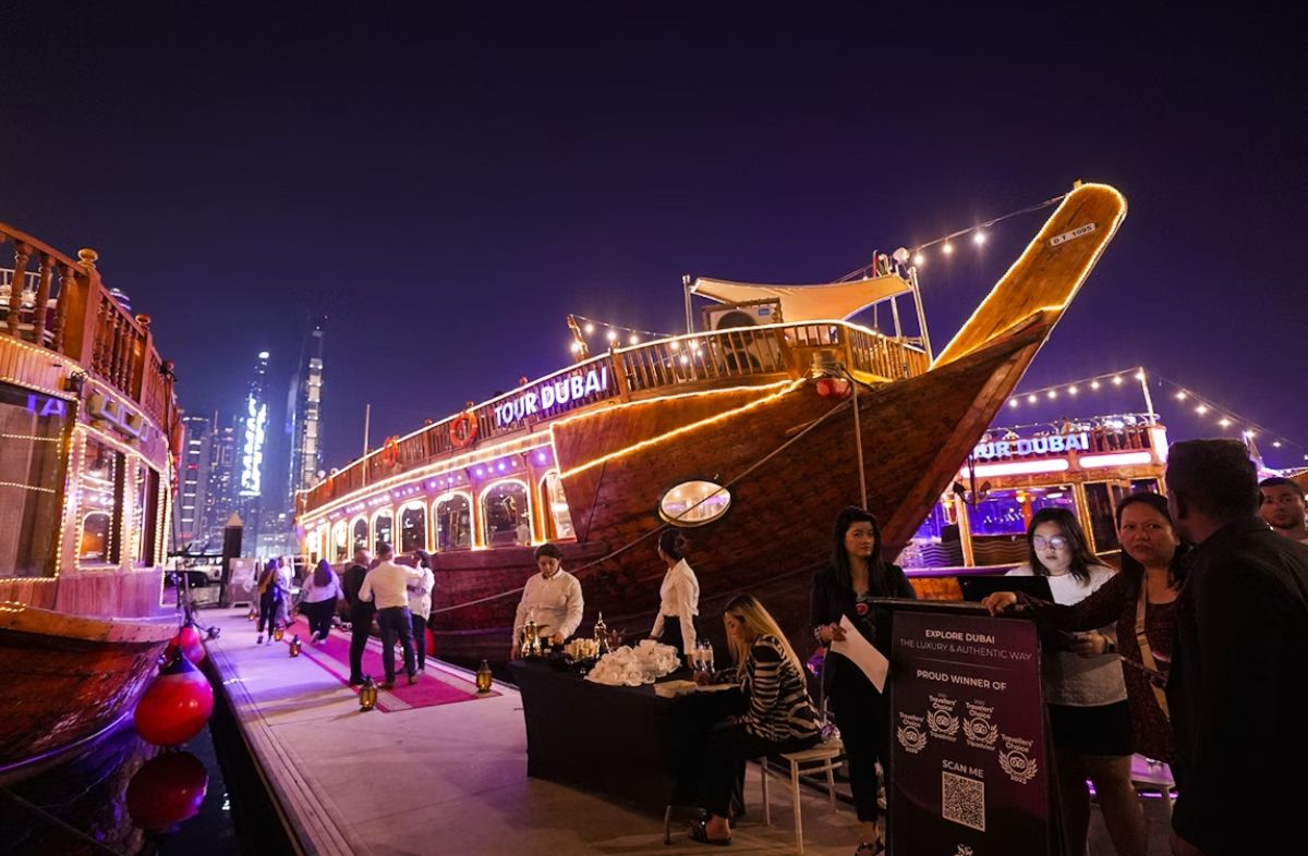 Dubai Creek Dinner Cruise