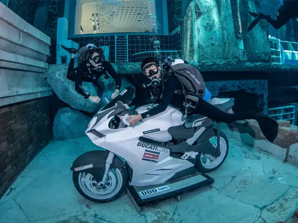 Deep Dive Dubai