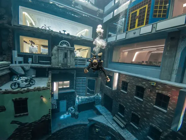 Deep Dive Dubai