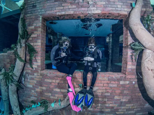 Deep Dive Dubai